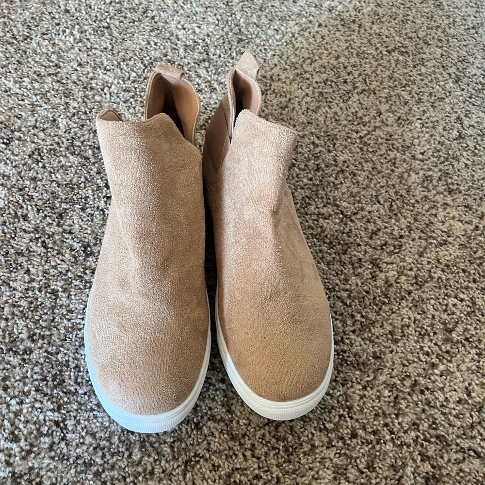 Tan Slip-On Sneakers New slip Ankle Boots Women Shoes Size 43/10ish - Picture 3 of 7